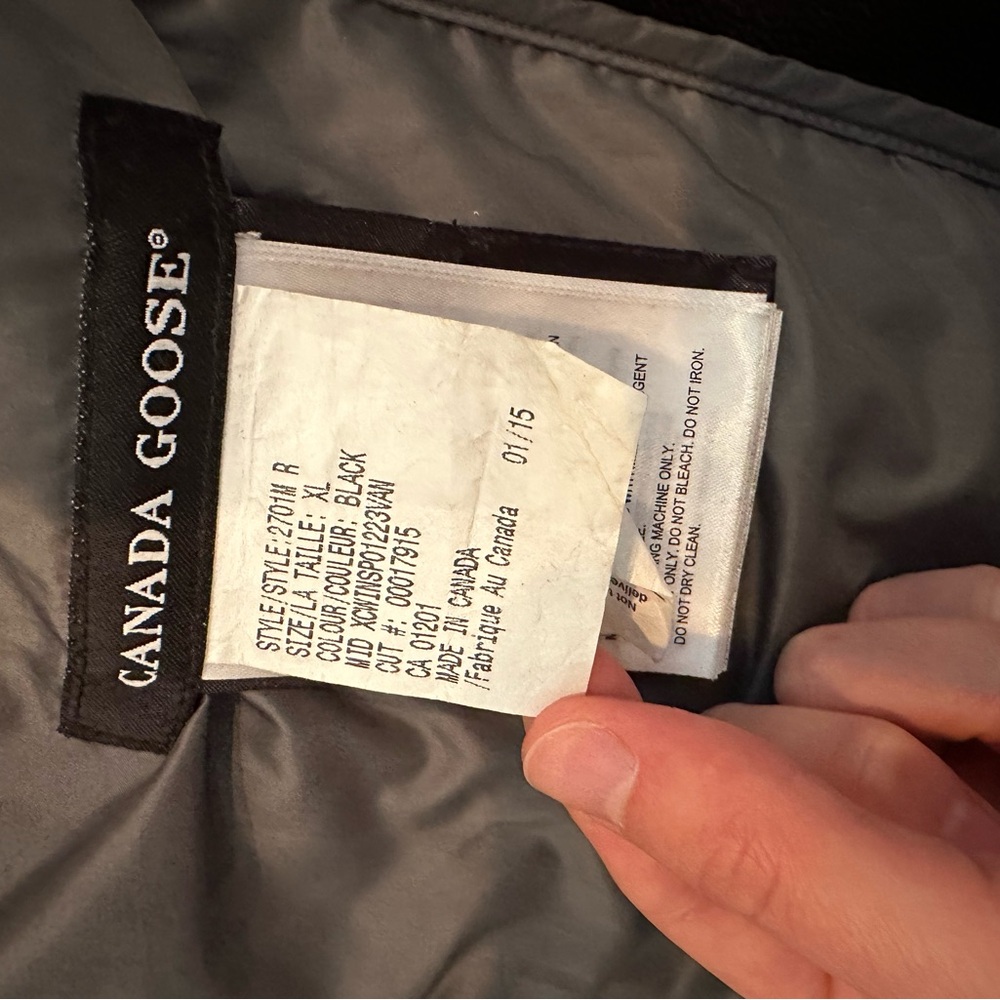 Canada Goose Men's Shiny Black Puffer Jacket - Picture 9 of 13